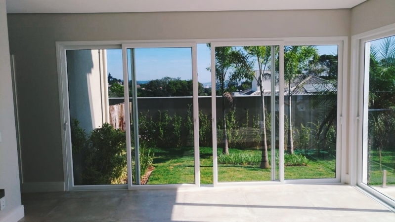 Instalação de Porta de Alumínio de Correr Votorantim - Porta de Alumínio Branco